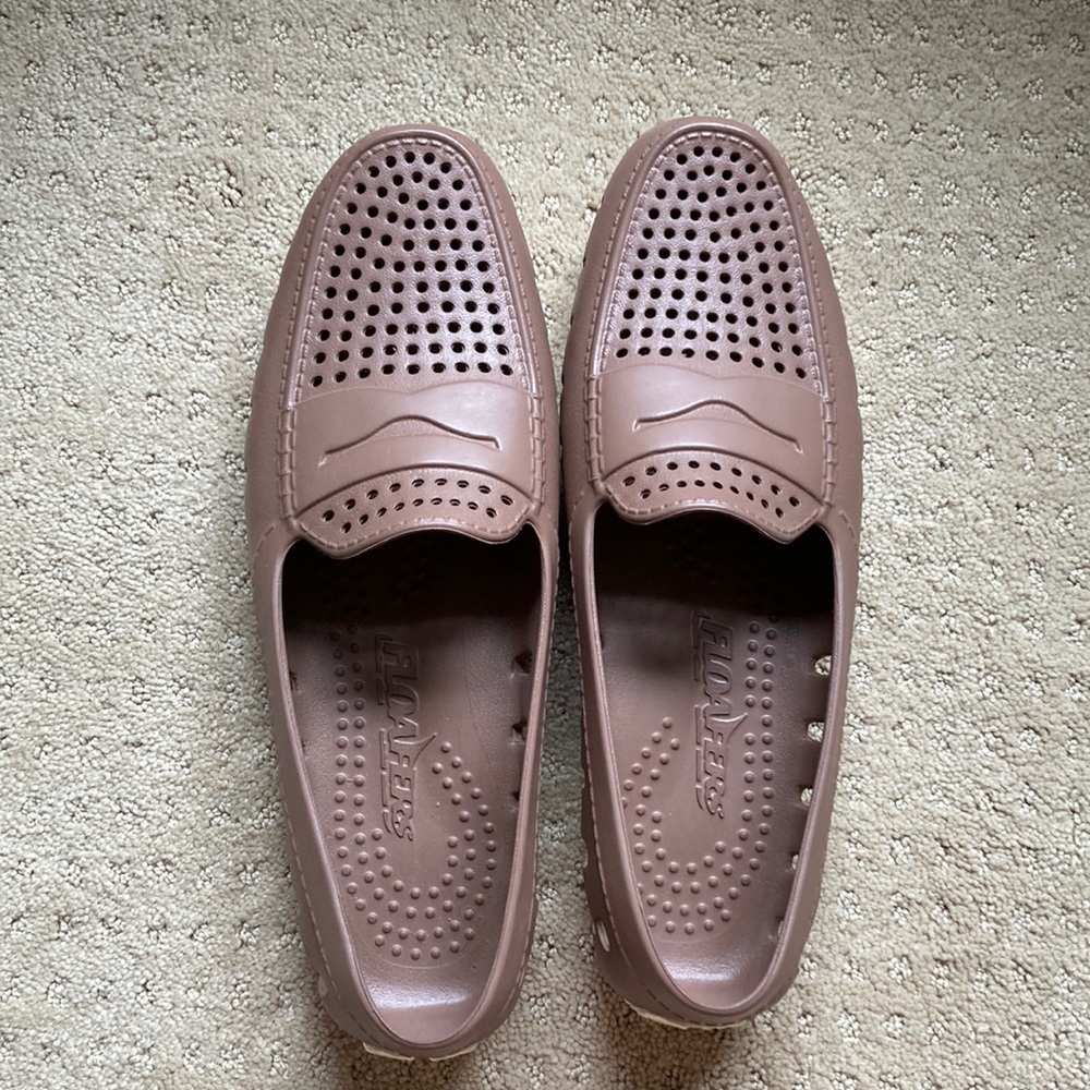 Mens floaters. Size 11